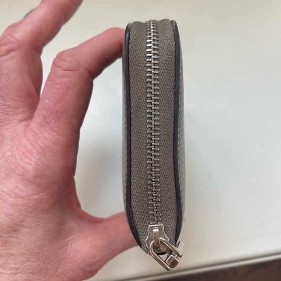 Authentic Celine Bifold Zippy wallet - Picture 10 of 13